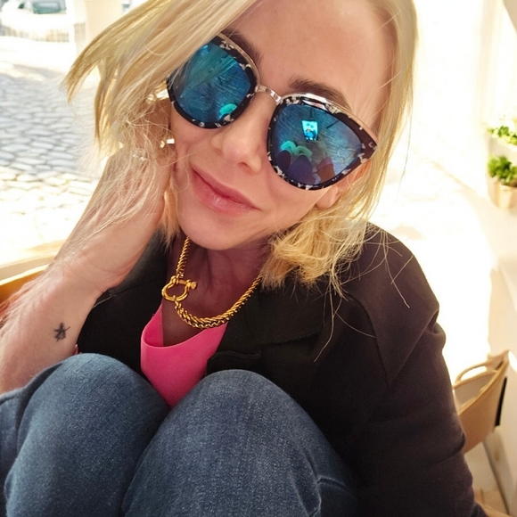 DIFF Polarized Sunglasses With Black/White Frames & Blue Lenses - Picture 11 of 11